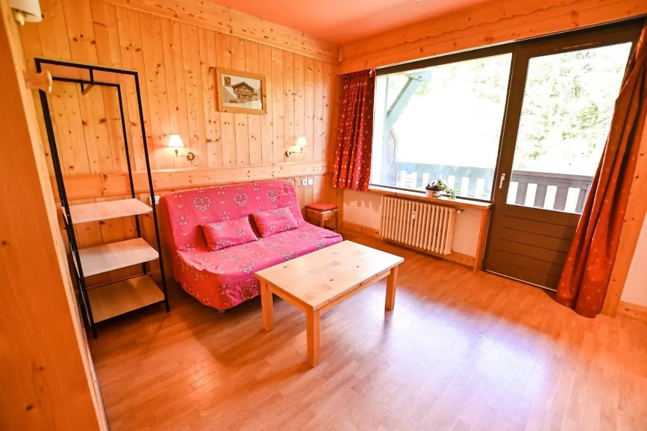 Apartment Bright Studio With Balcony Combloux France